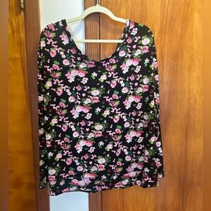 Women's 2pc Set -Black and Pink floral yoga/ workout gear.